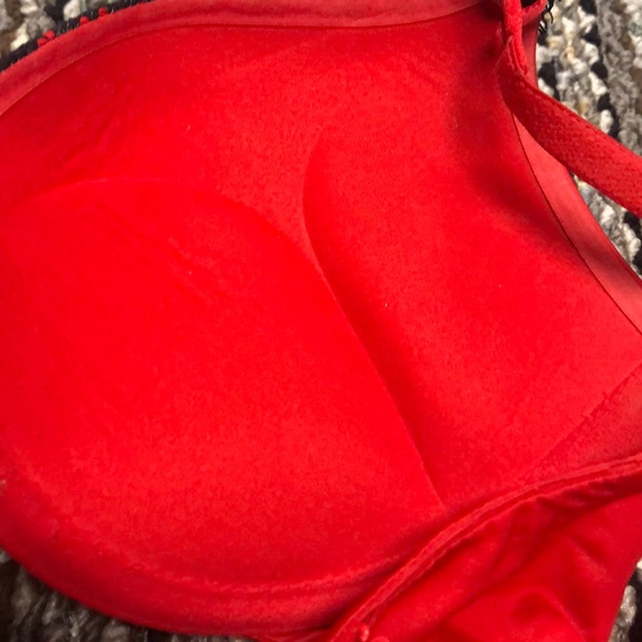 Sexy red and black/silver lace edging bombshell - Picture 3 of 4